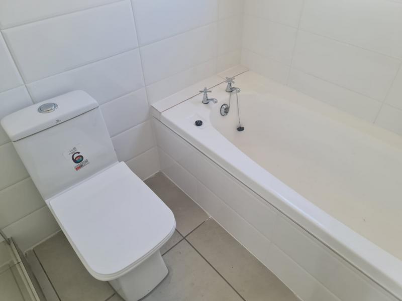 To Let 2 Bedroom Property for Rent in Oakglen Western Cape